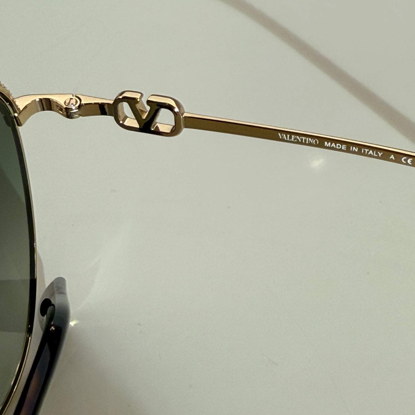 Valentino VA 2048 – Occhiali da Sole Swarovski Edition