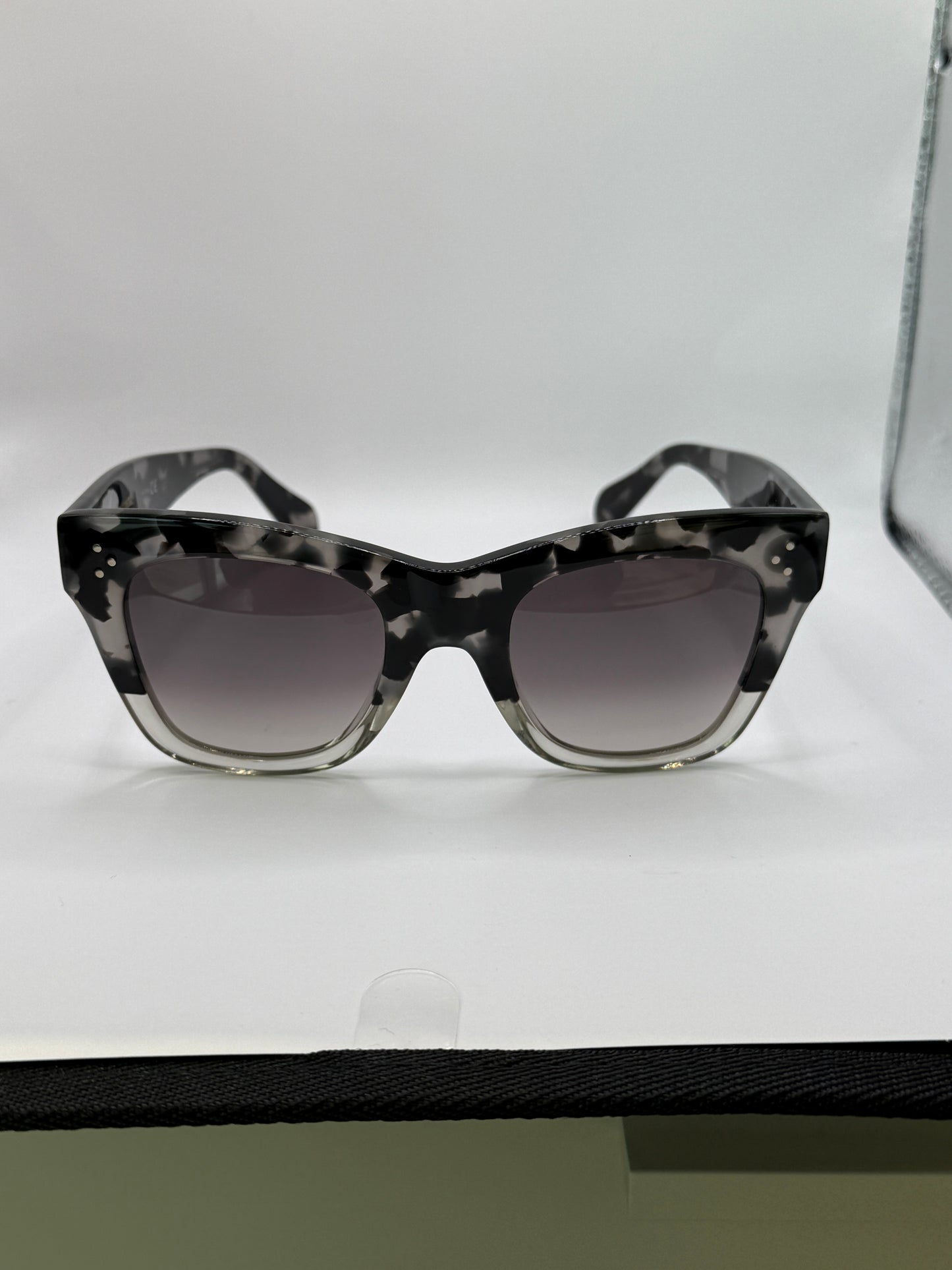 Celine 40004I